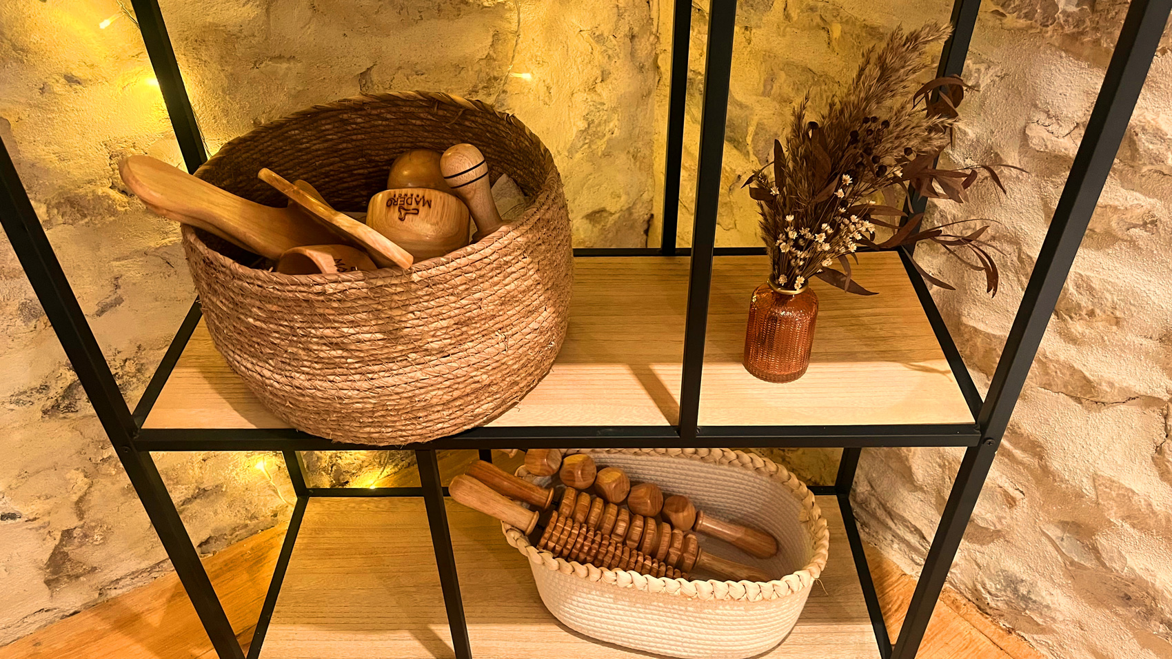 Outils de madérothérapie du salon de massage proche de Nevers